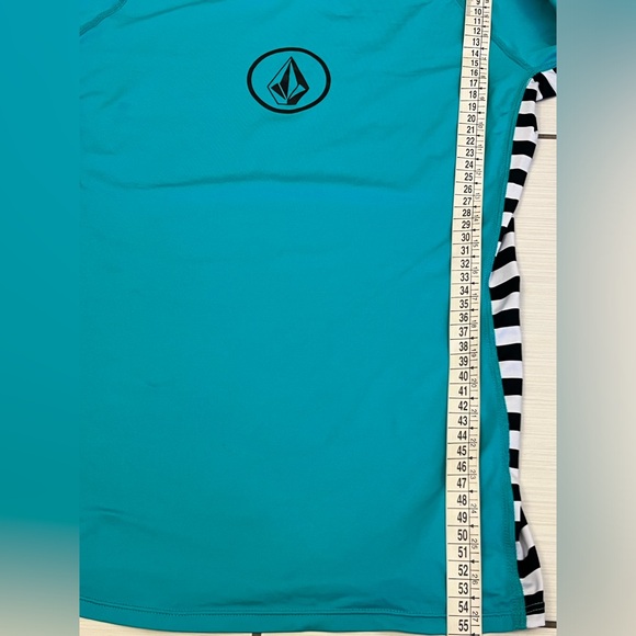 Volcom Rash Guard Shirt S - Picture 4 of 6